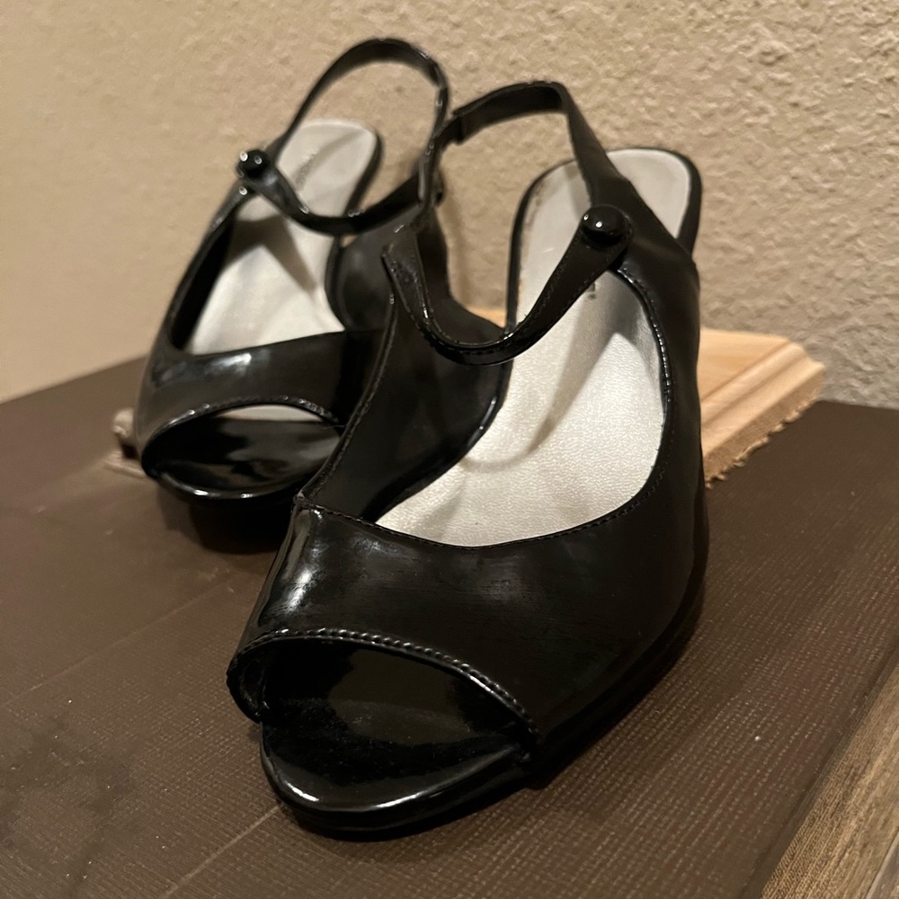 predictions kitten heel black size 5 1/2